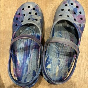 Vintage Crocs Marble Clogs W7 – Rare Find!